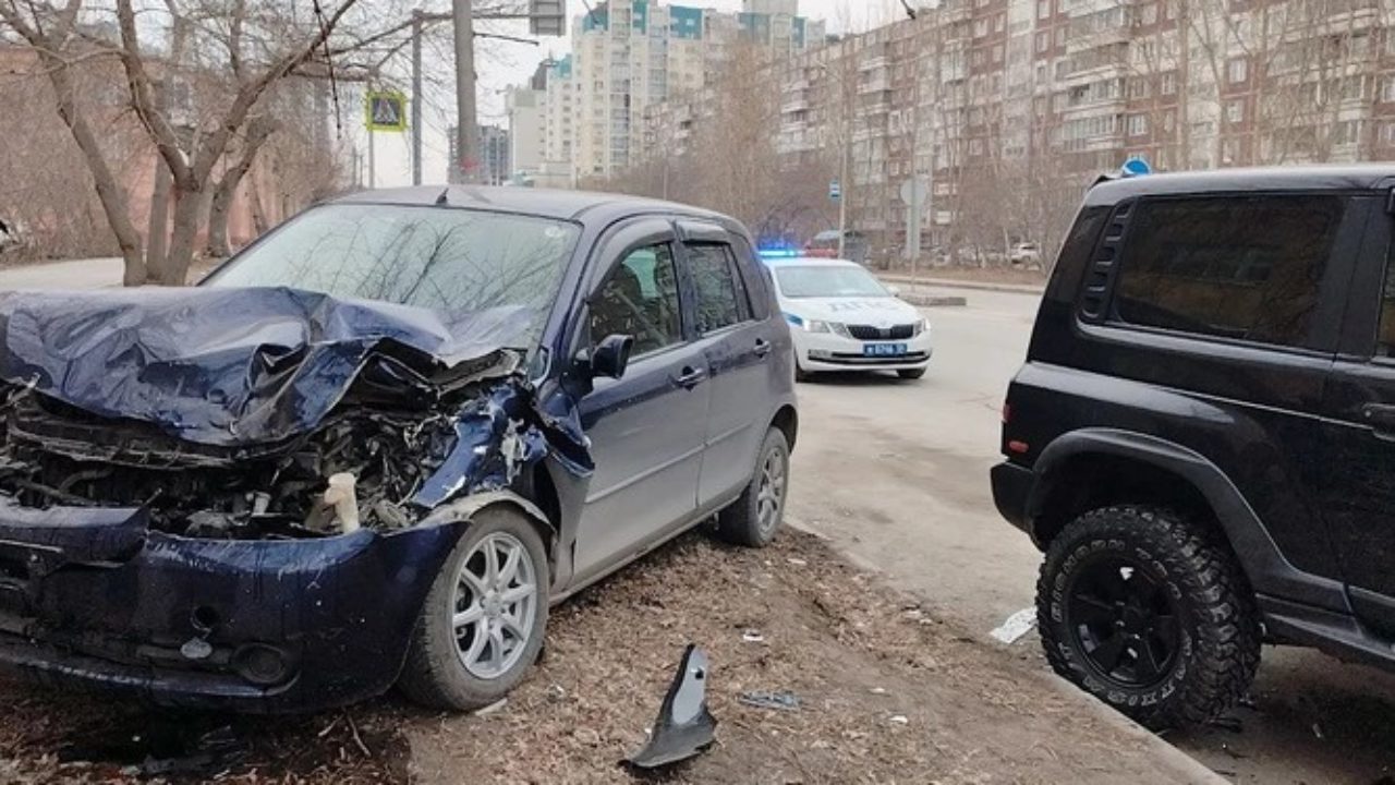 Автомобиль Mazda Demio сбил на пешеходном переходе 10-летнего мальчика в  Новосибирске - SibMedia.ru