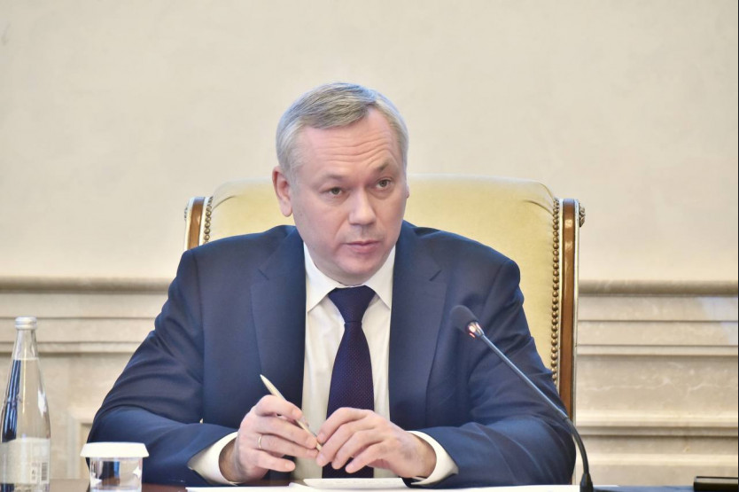 Губернатор Андрей Травников поздравил новосибирцев с 1 мая