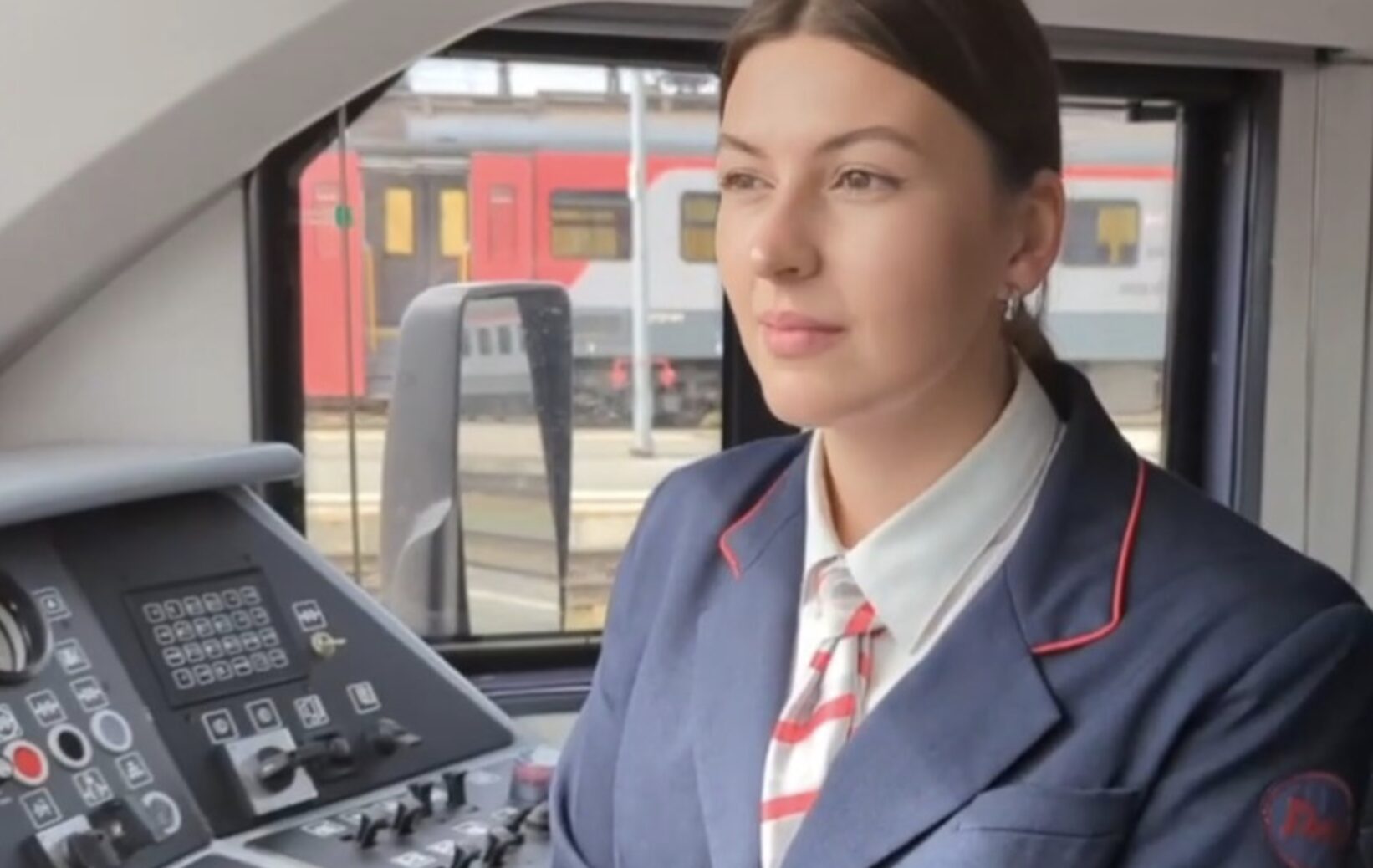 В Новосибирской области на первый рейс вышла единственная женщина-машинист
